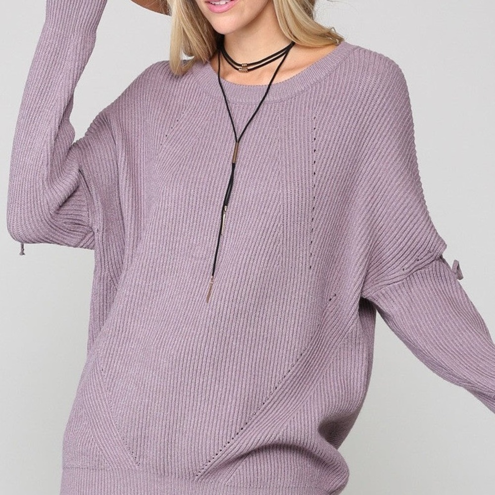 Ribbed sweater with open slit on sleeves. - Picture 3 of 4